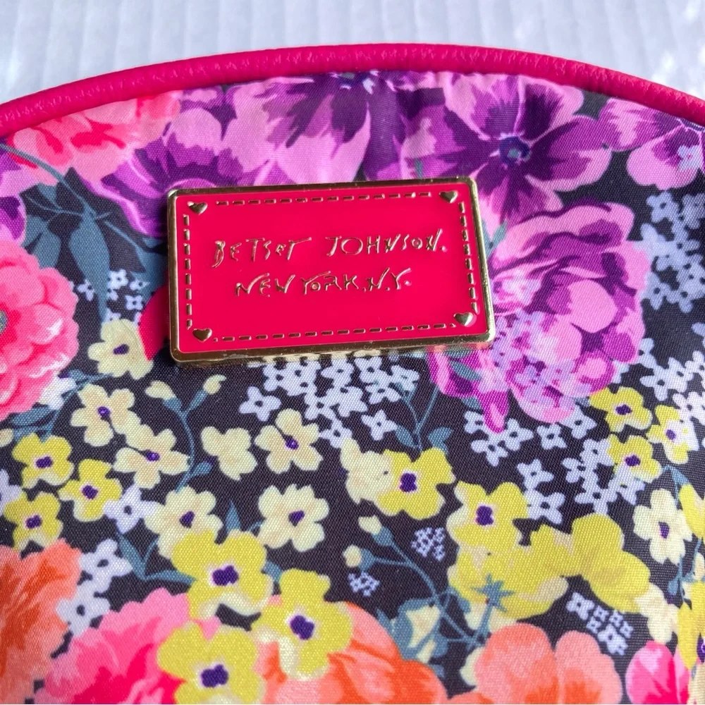 Betsey Johnson Floral Cosmetic Bag Black Multi Roses Print Make up Travel Case